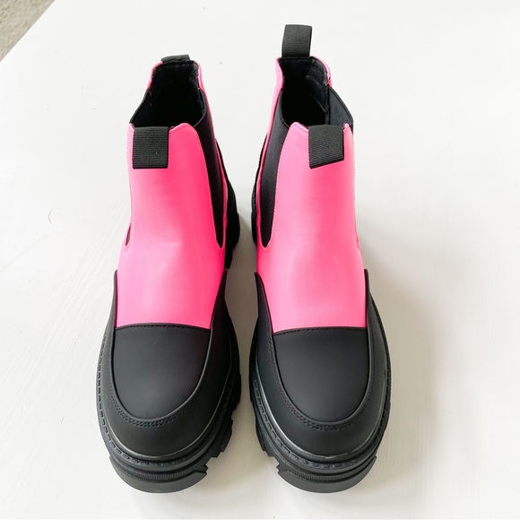 Mata “Neon Dreams” Pink Short Boots - Picture 3 of 8